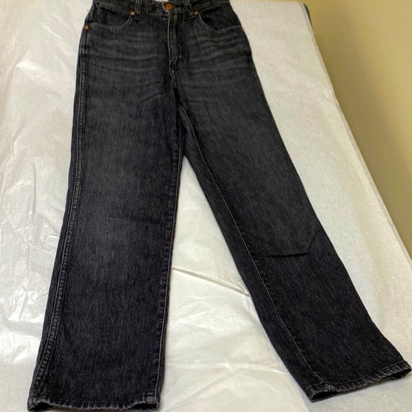 WOMEN'S WRANGLER® WILD WEST 603 HIGH RISE STRAIGHT JEAN IN BLACK - Picture 4 of 5